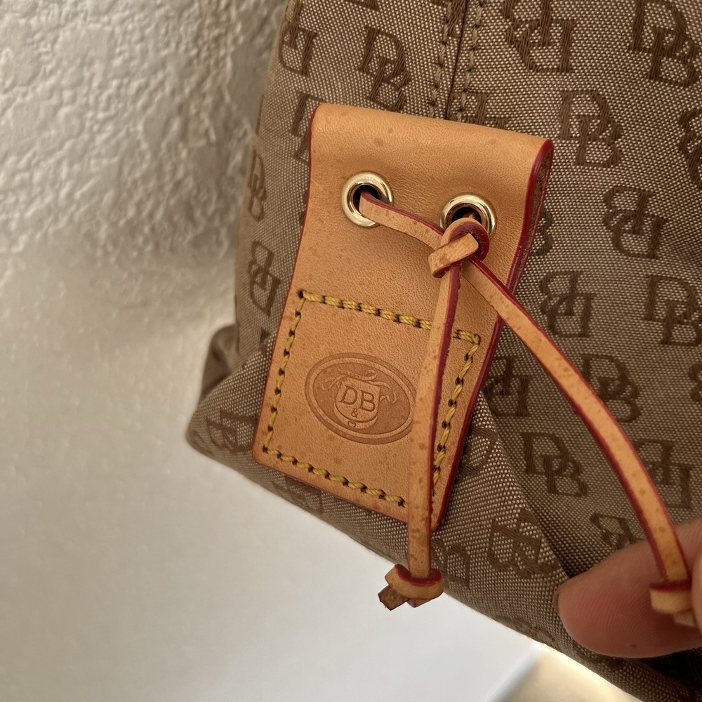 Vintage Dooney & Bourke Womens Monogram Canvas Handbag Purse *READ* - Picture 4 of 16